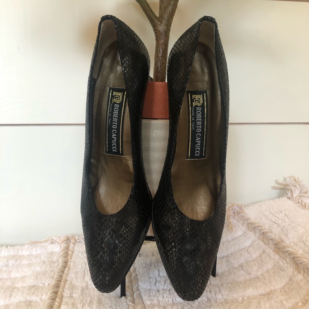 🎉 HOST PICK 🎉 ROBERTO CAPUCCI heels - Picture 2 of 11